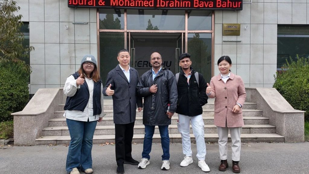 阿联酋客户到访恒储机械